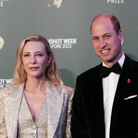 Die zweifache Oscarpreisträgerin Cate Blanchett (l) steht neben Prinz William von Wales bei ihrer Ankunft zur Verleihung des Earthshot Prize 2023 im Theatre at Mediacorp.