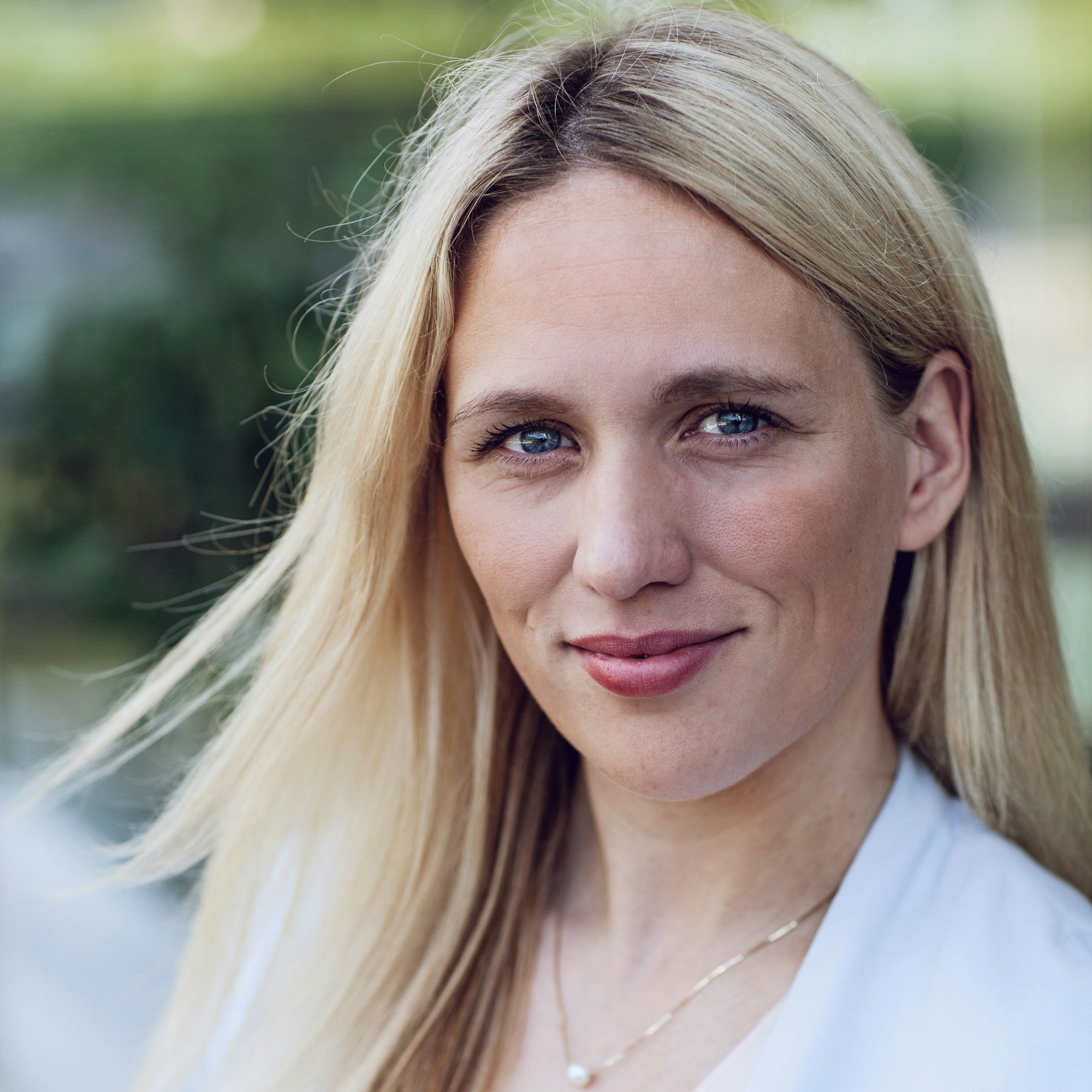 Professorin Elisa Hoven