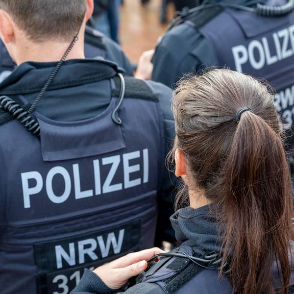 29.10.2023, Köln: Polizei ist im Einsatz. Foto: Uwe Weiser