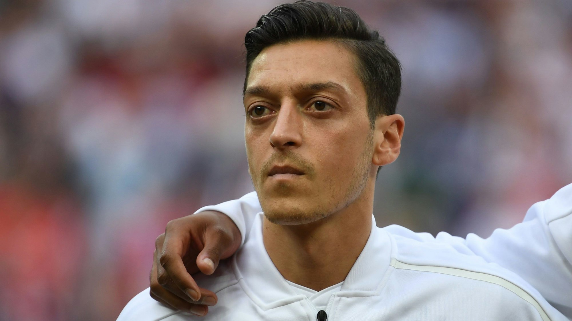 Mustafa Özil, Vater und früherer Berater des Fußball-Weltmeisters Mesut Özil, bereut den geräuschvollen Abgang seines Sohnes aus der Nationalmannschaft zutiefst.
