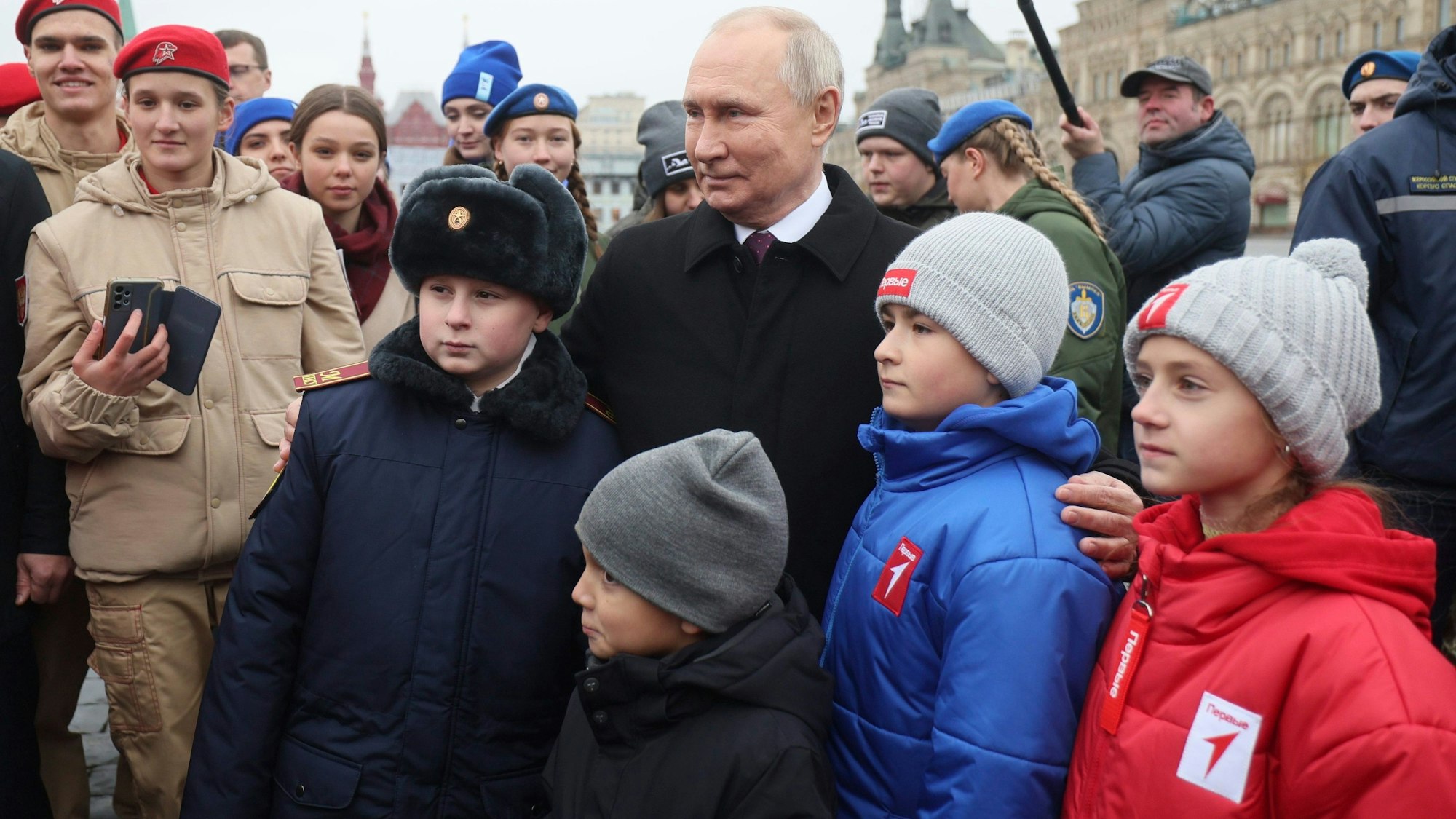 Bei einem Treffen mit Kadetten wurde Wladimir Putin kürzlich gefragt, ob er denn echt sei. Die Doppelgänger-Gerüchte sind in Russlands heimliches Topthema.