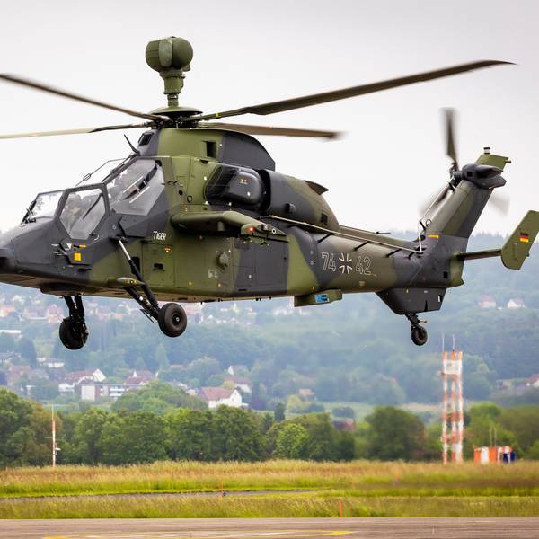Ein deutscher Kampfhubschrauber des Typs Tiger, hier bei einem Übungsflug im Juni in Niedersachsen. Bei einem Übungsflug in Frankreich ist ein Helikopter abgestürzt. (Symolbild)