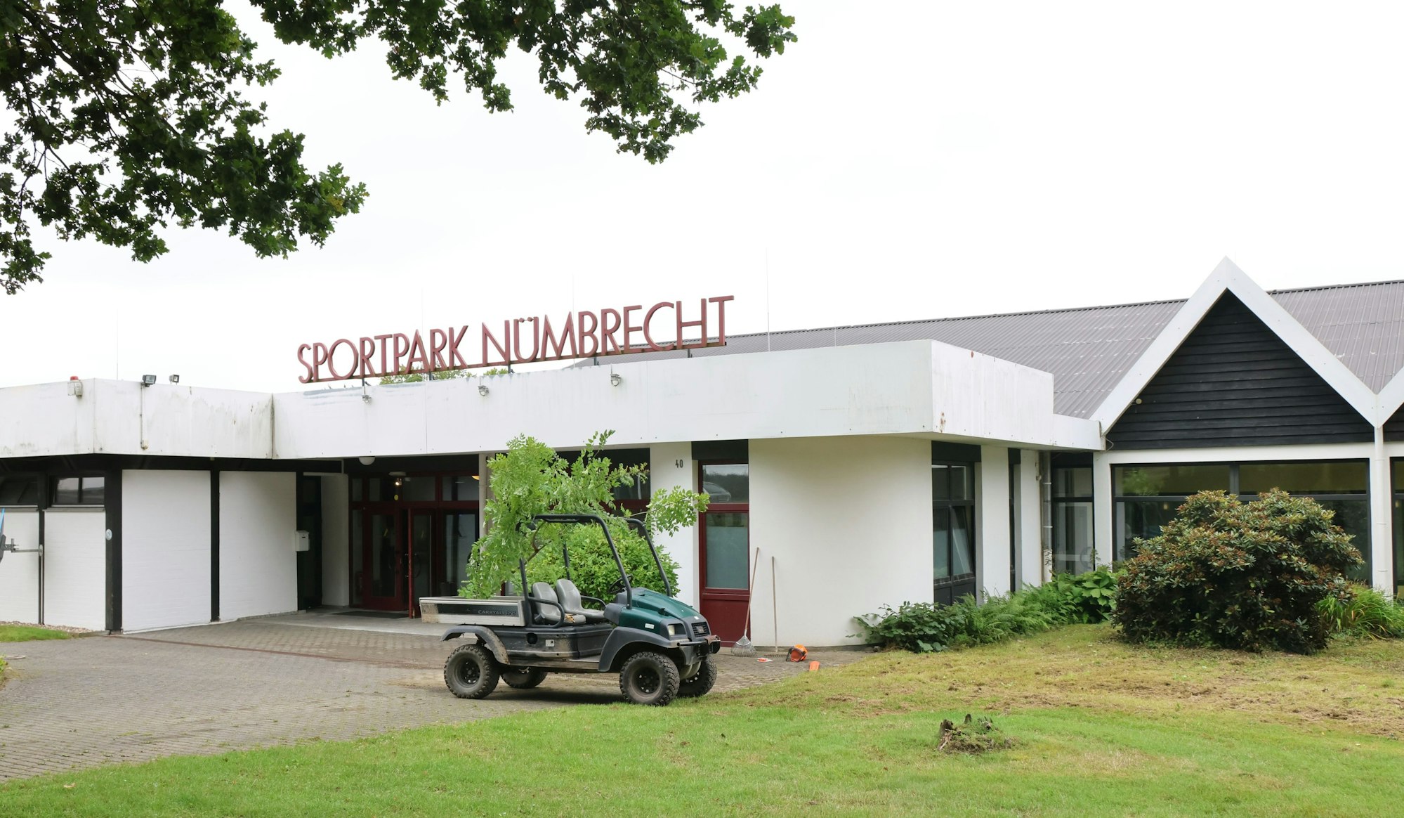 Der Sportpark Nümbrecht in der Außenansicht.