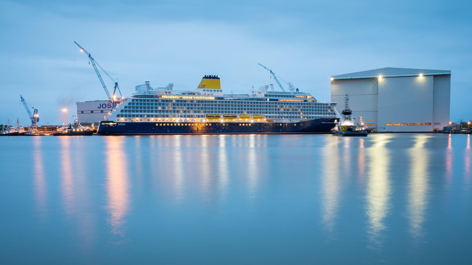 Das Kreuzfahrtschiff „Spirit of Discovery“ liegt im Werftbecken der Meyer Werft. (Archivfoto 2019)