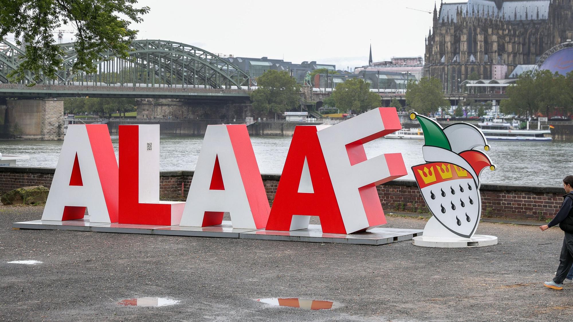 Alaaf-Schriftzug am Kennedy-Ufer