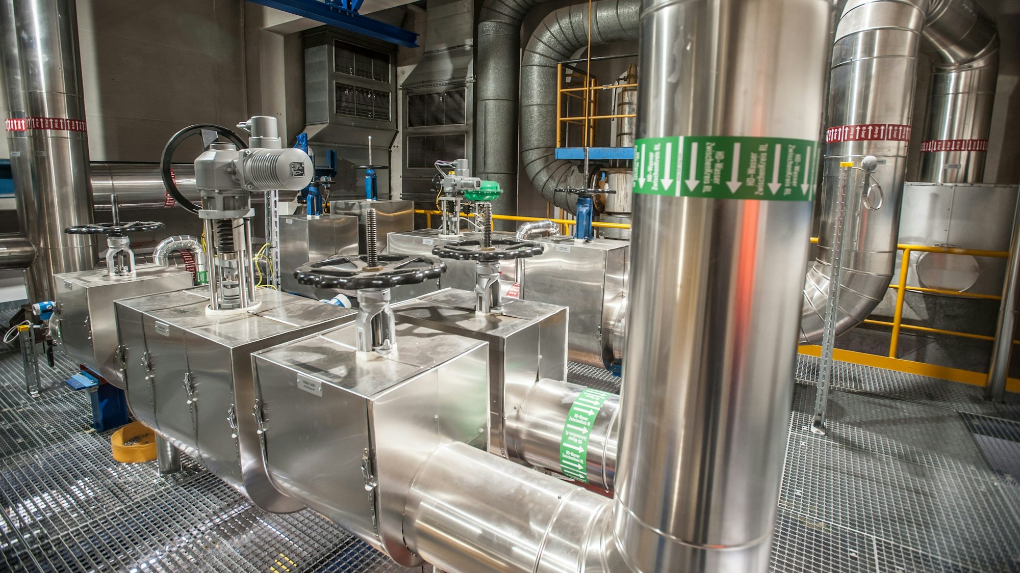 Blick ins Müllheizkraftwerk der Avea in Leverkusen