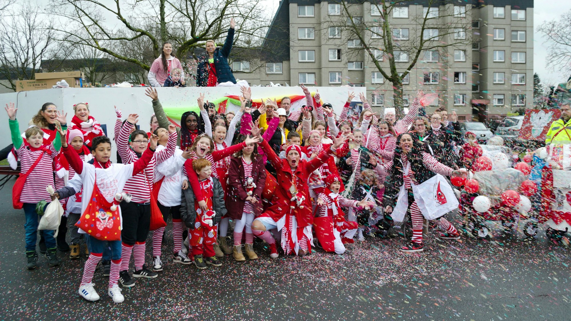 Großartige Stimmung beim Veedelszug in Köln-Ostheim