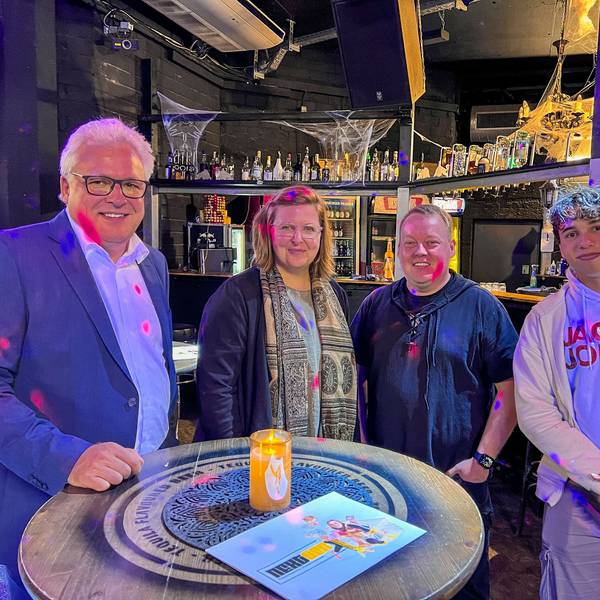 Freuen sich, dass im Shadow demnächst Jugend-Partys stattfinden: Marc Adomat (v.l.), Katrin Rehse, Marcel König und Marwin Klos.