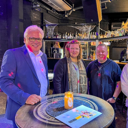 Freuen sich, dass im Shadow demnächst Jugend-Partys stattfinden: Marc Adomat (v.l.), Katrin Rehse, Marcel König und Marwin Klos.