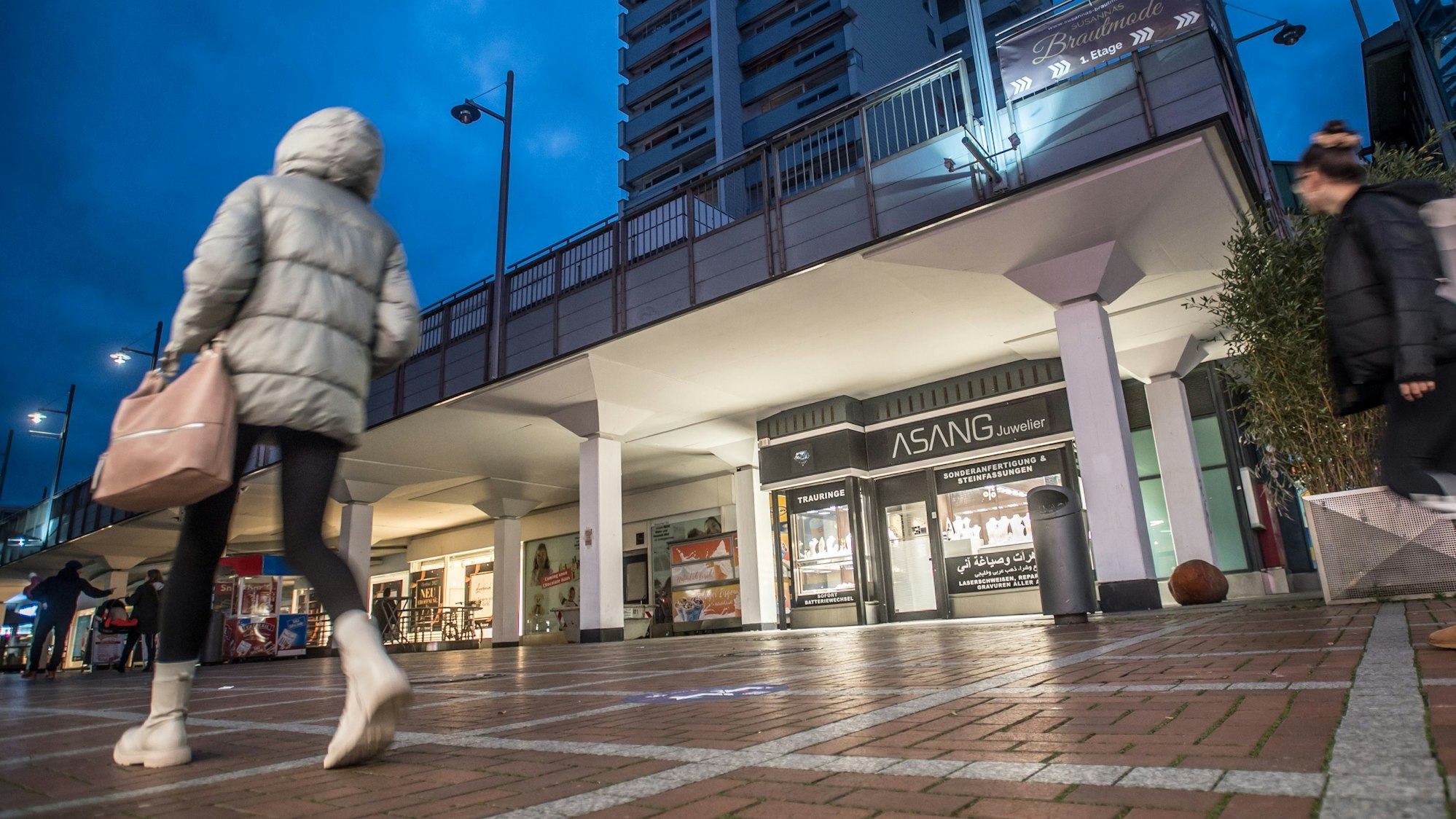 Kaufhof, City A, Wiesdorf, Fußgängerzone. Foto: Ralf Krieger