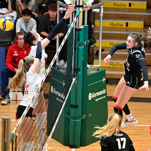 21.01.2023,Volleyball-Bayer Leverkusen-Borken
rechts: Clara Wübbeke (Bayer)
Foto: Uli Herhaus