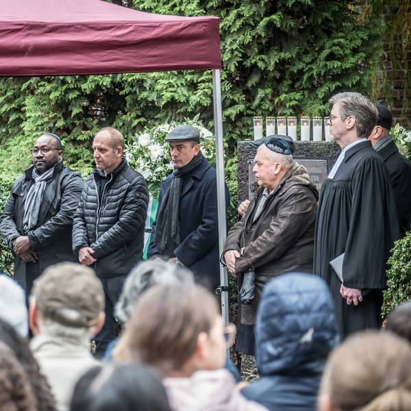 Die gedenkveranstaltung der Stadt zum 9. Novermber war in diesem Jahr besonders gut besucht.