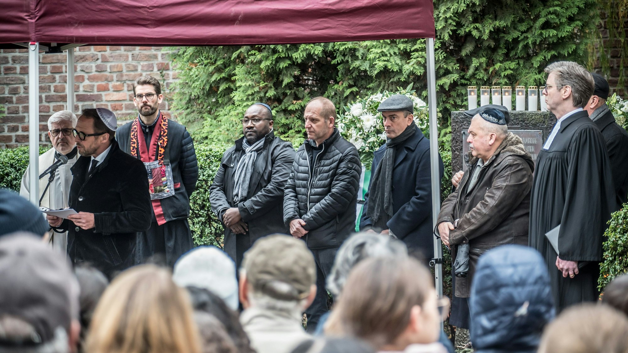 Die gedenkveranstaltung der Stadt zum 9. Novermber war in diesem Jahr besonders gut besucht.