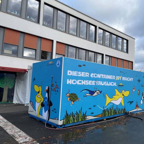 Ein mobiler Schwimm-Container wie dieser soll auch in Köln zum Einsatz kommen.
