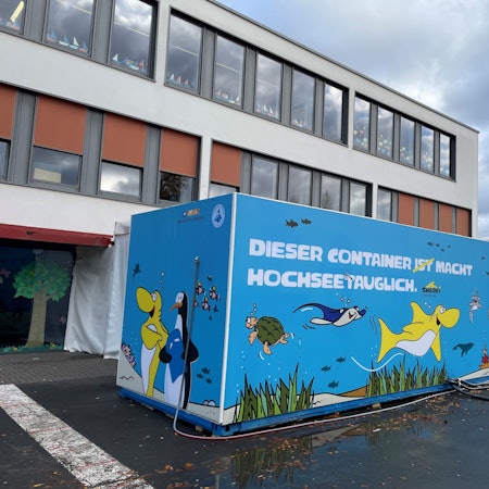 Ein mobiler Schwimm-Container wie dieser soll auch in Köln zum Einsatz kommen.