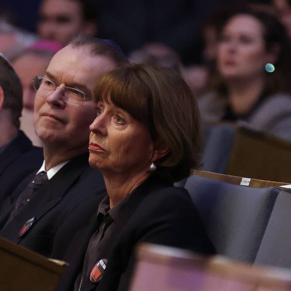 Kölns OB Henriette Reker und weitere Teilnehmer bei der Gedenkveranstaltung