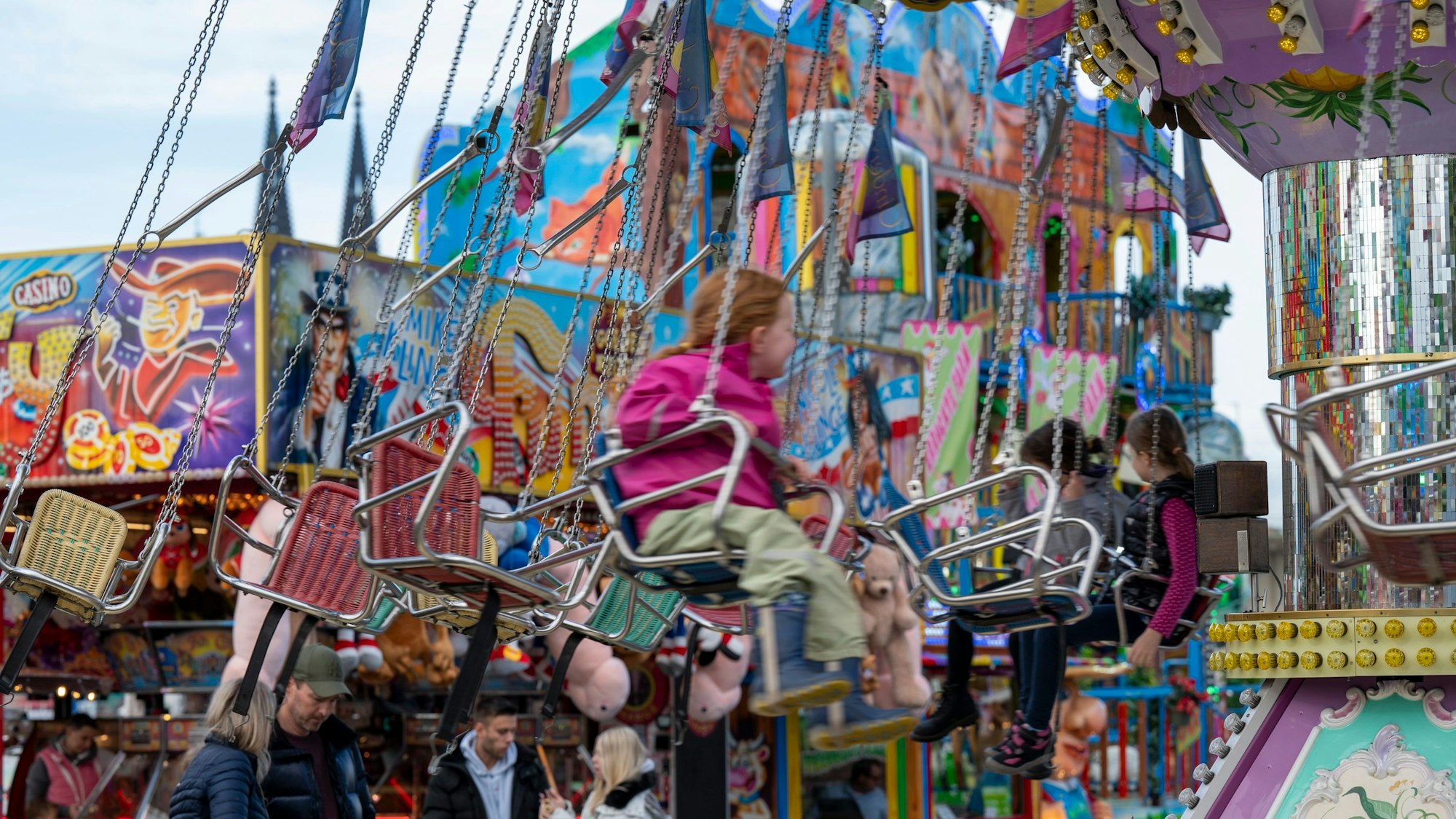 Ein Kettenkarussell auf der Deutzer Herbstkirmes