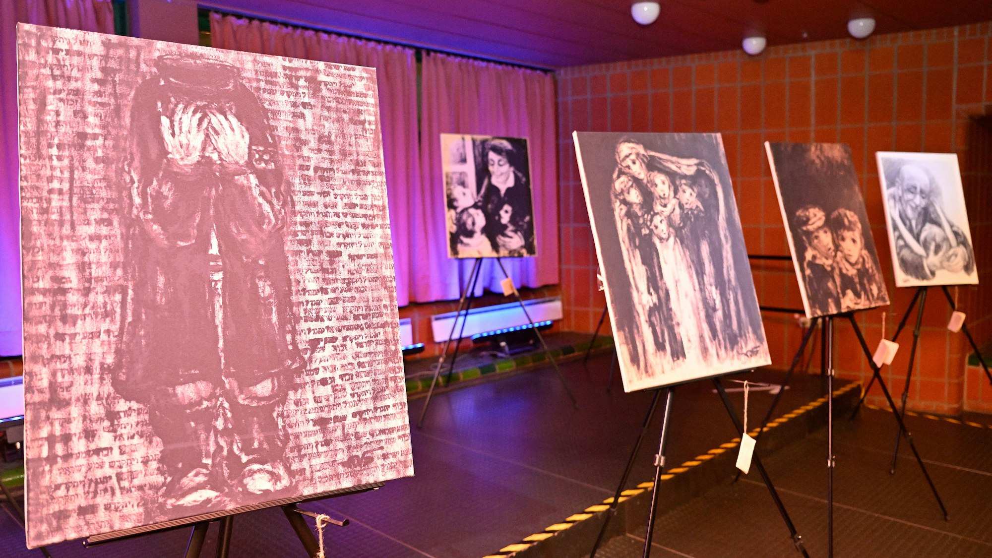 Eine Ausstellung von Itzhak Belfer.