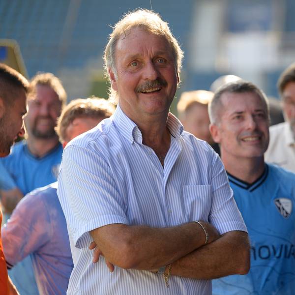 Peter Neururer beim Spiel VfL Bochum gegen Ü40 Stadtauswahl am Samstag, den 9. September 2023, im Vonovia Ruhrstadion Bochum. Foto: Uwe Ernst / FUNKE Foto Services