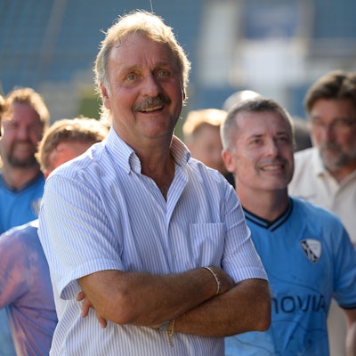 Peter Neururer beim Spiel VfL Bochum gegen Ü40 Stadtauswahl am Samstag, den 9. September 2023, im Vonovia Ruhrstadion Bochum. Foto: Uwe Ernst / FUNKE Foto Services