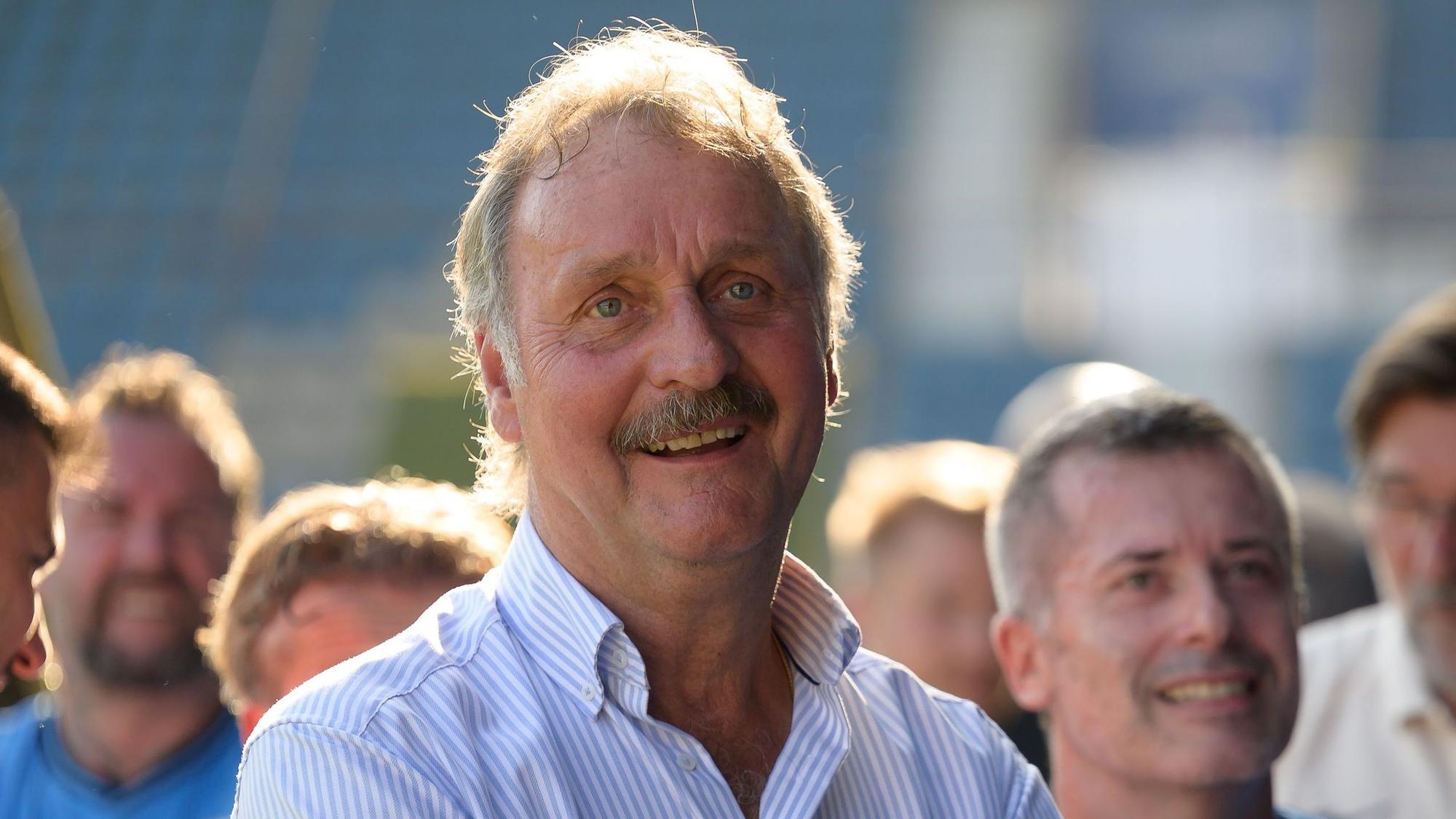 Peter Neururer beim Spiel VfL Bochum gegen Ü40 Stadtauswahl am Samstag, den 9. September 2023, im Vonovia Ruhrstadion Bochum. Foto: Uwe Ernst / FUNKE Foto Services