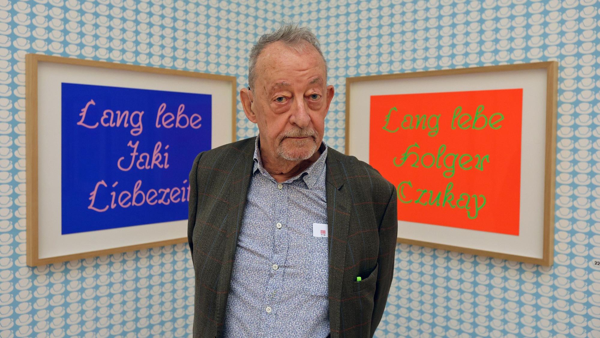 Kasper König schaut in die Kamera.