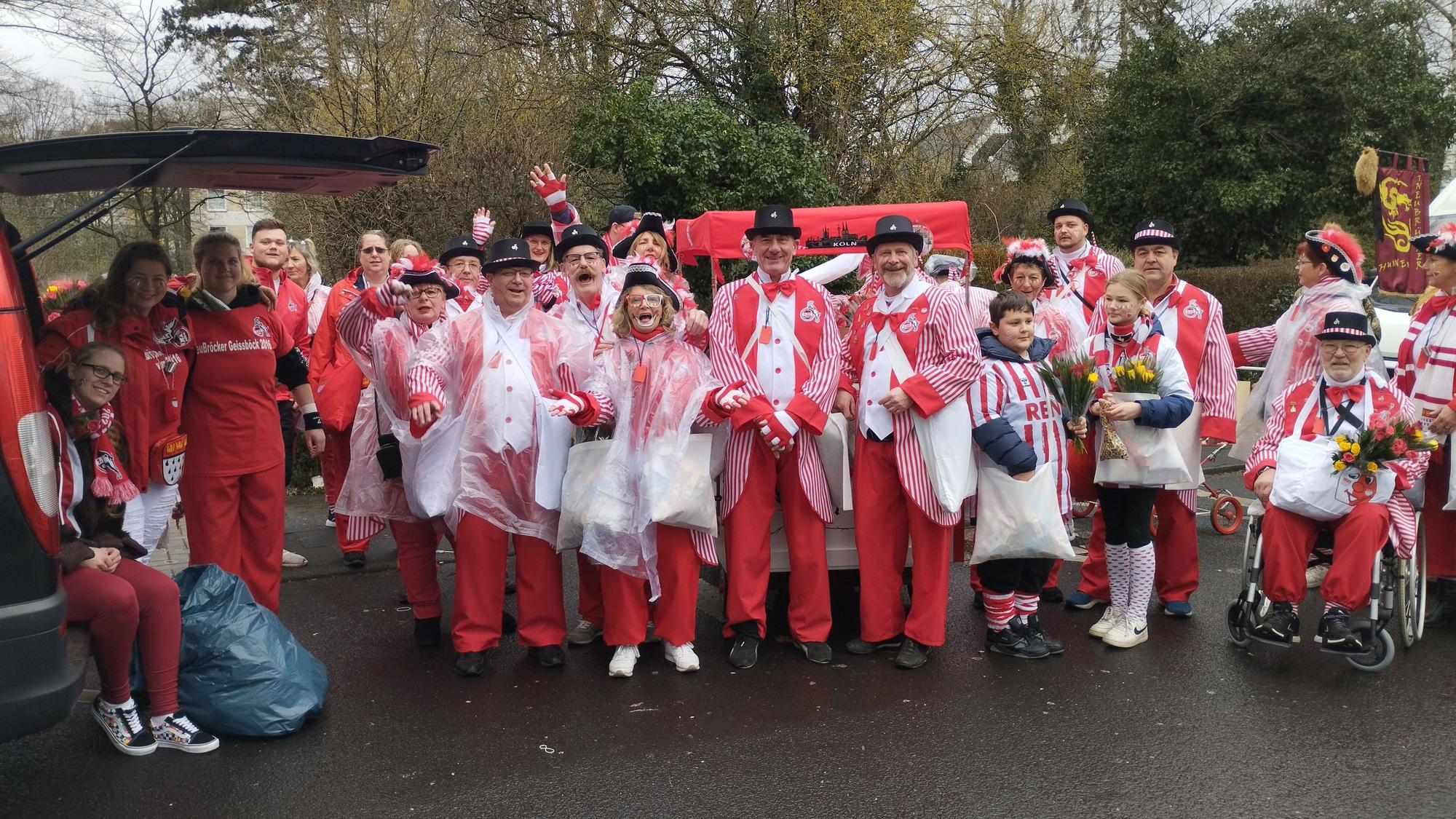 Beste Stimmung beim Veedelszoch Köln-Neubrück