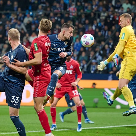 Marvin Schwäbe war der überragende Spieler auf dem Platz, seine Kollegen durften sich beim Torhüter bedanken.
