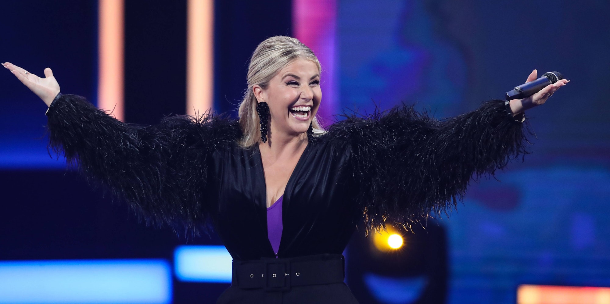 Schlagerstar Beatrice Egli in ihrer Show.