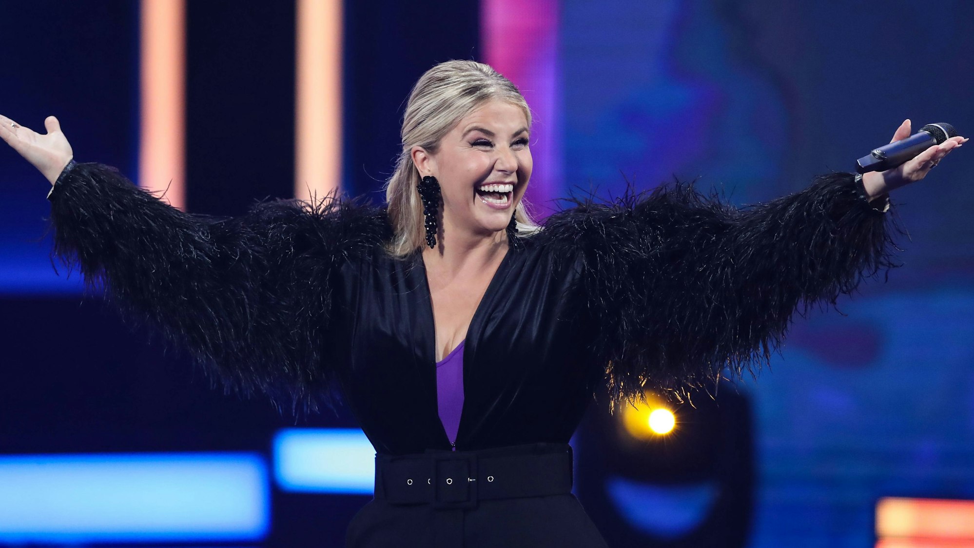 Beatrice Egli auf der Bühne der „Beatrice Egli Show“ in der ARD.