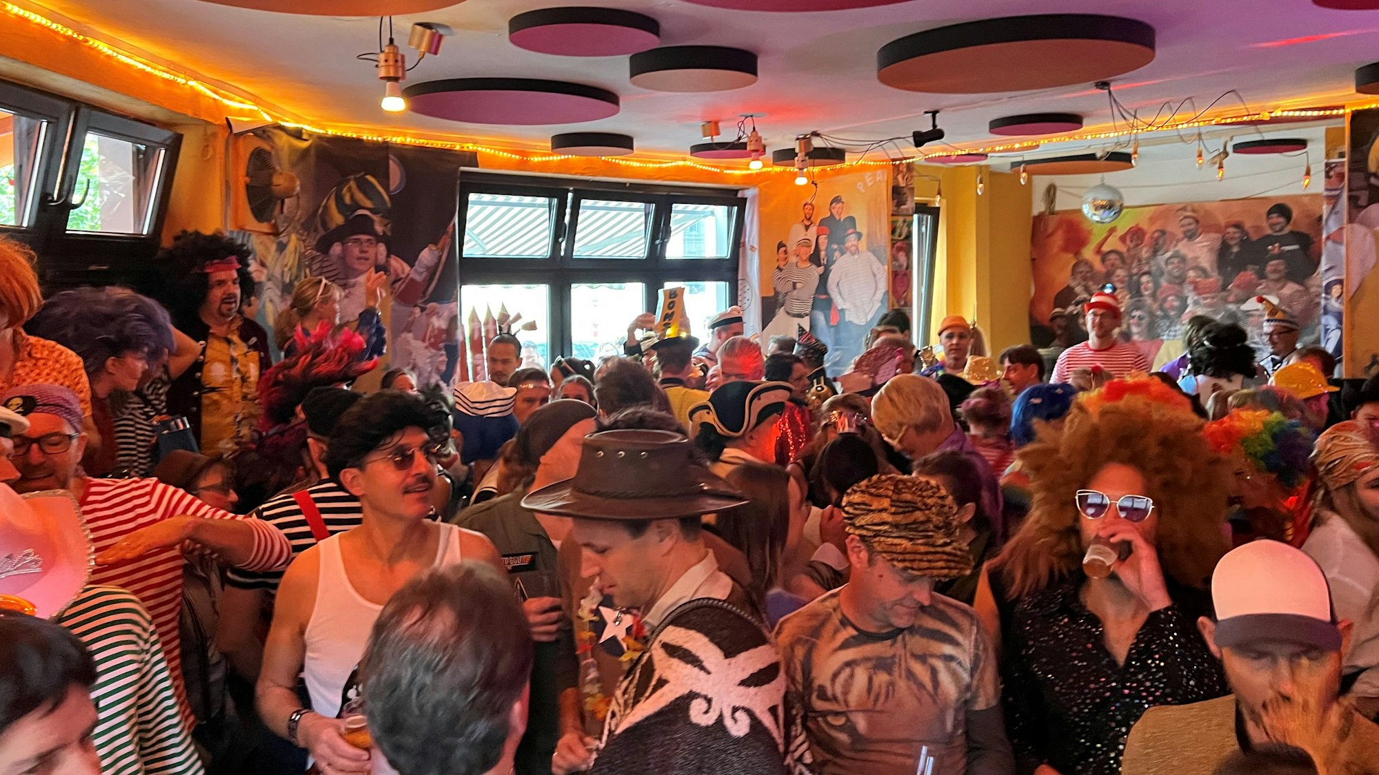 Die Kneipe Mainzer Hof in der Südstadt war kurz nach Öffnung um zehn bereits gut gefüllt.