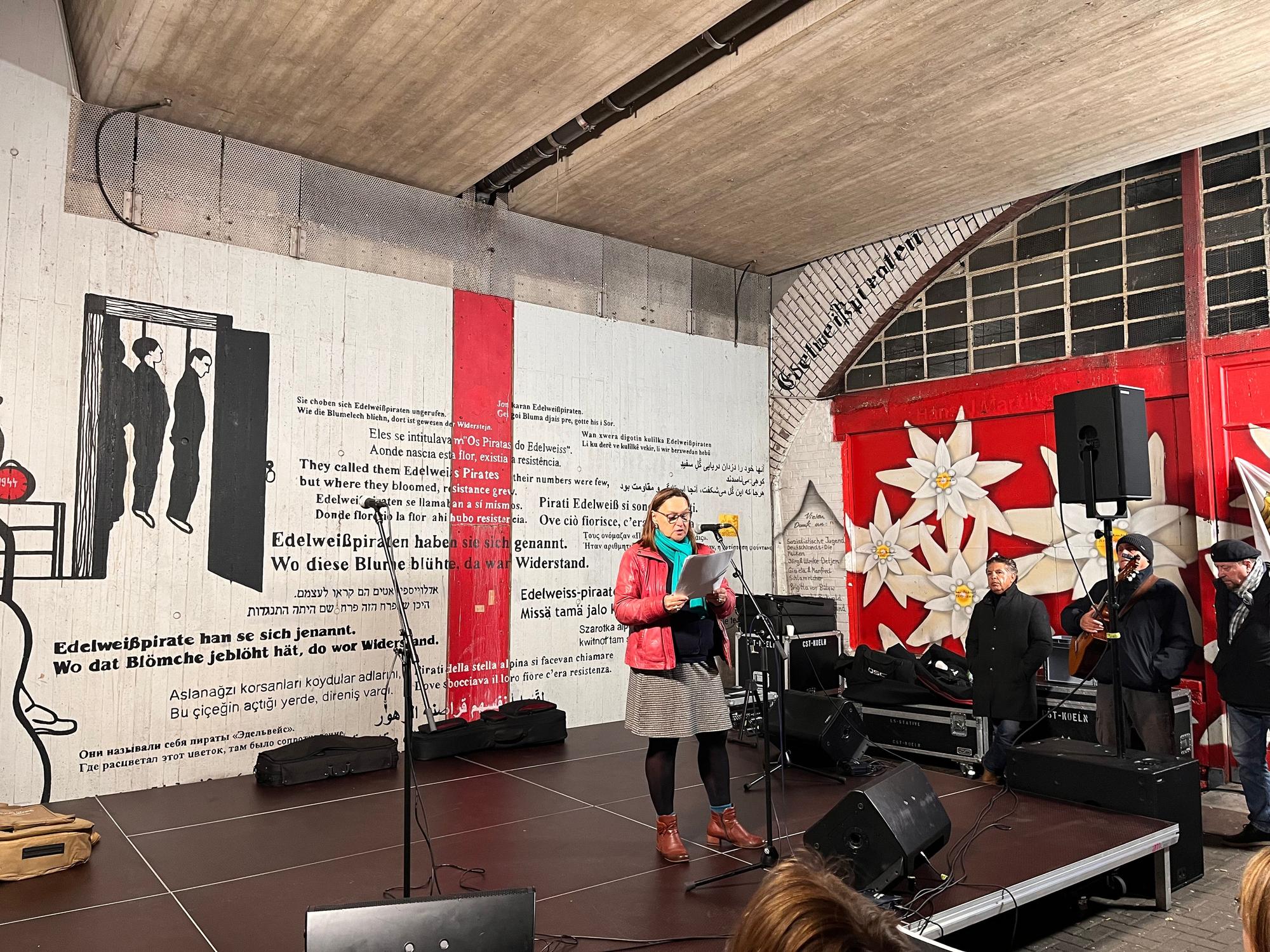 Mehrere Rednerinnen und Redner sprachen anschließend.