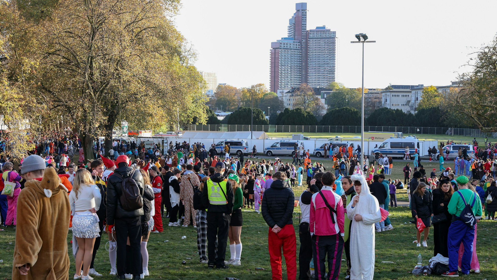 Sessionsauftakt Kölner Karneval
Aachener Weiher als Ausweichfläche