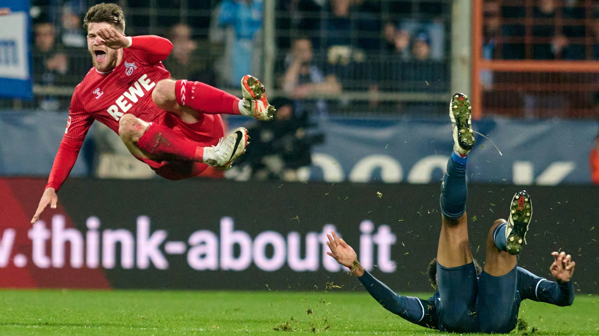 Bernardo grätscht gegen Thielmann