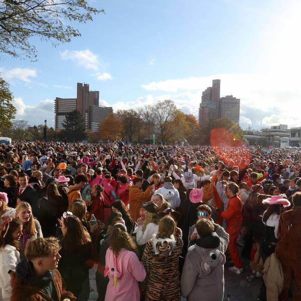 11.11.2023
Köln:
11.11 - Sessionsauftakt Kölner Karneval
Uniwiese als Ausweichsfläche
Foto: Martina Goyert