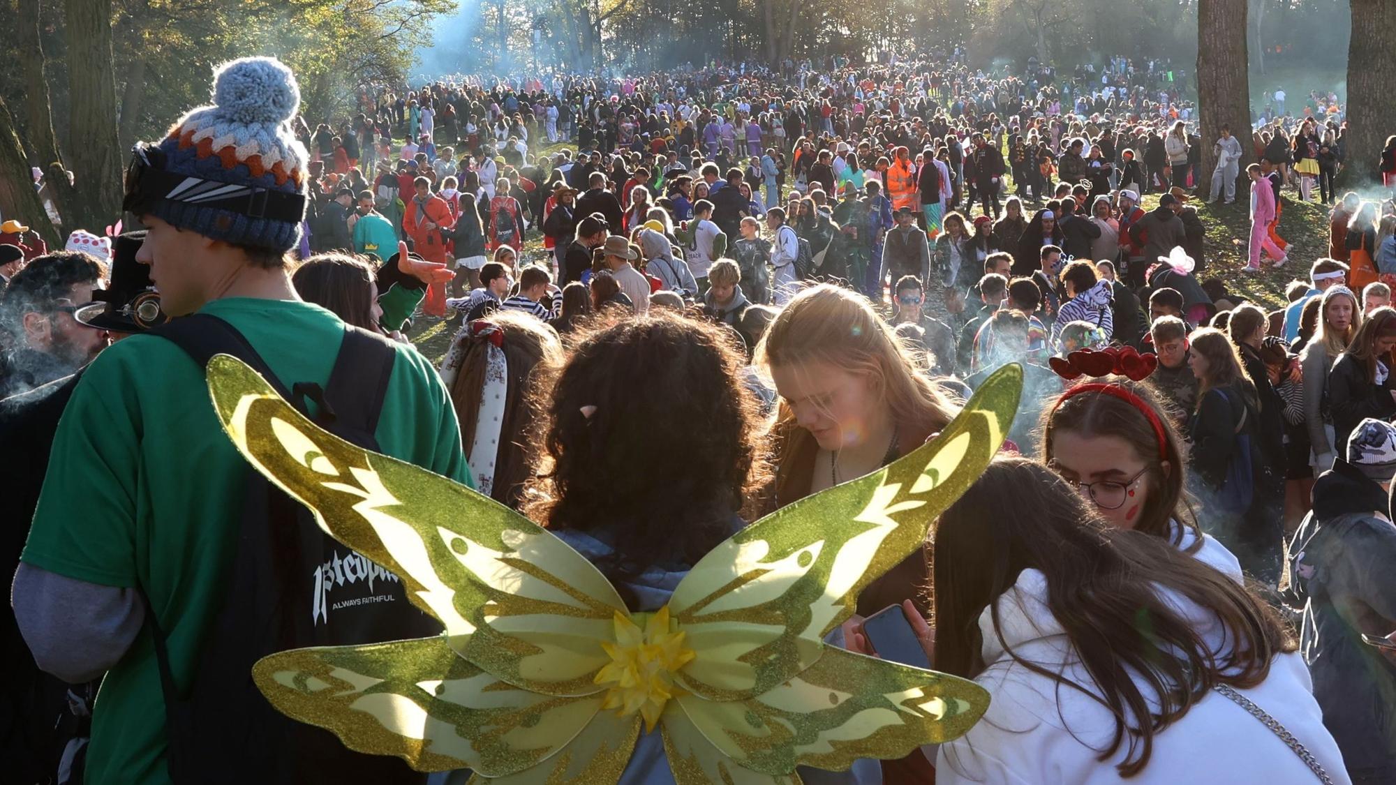 Sessionsauftakt Kölner Karneval
Aachener Weiher als Ausweichsfläche