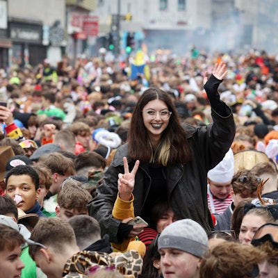 11.11.2023
Köln:
11.11 - Sessionsauftakt Kölner Karneval
Zülpicher Straße
Foto: Martina Goyert