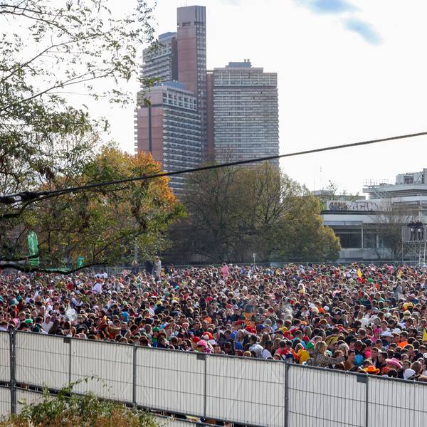 Auch die Ausweichfläche auf den Uniwiesen war am 11.11. schnell vollMartina Goyert