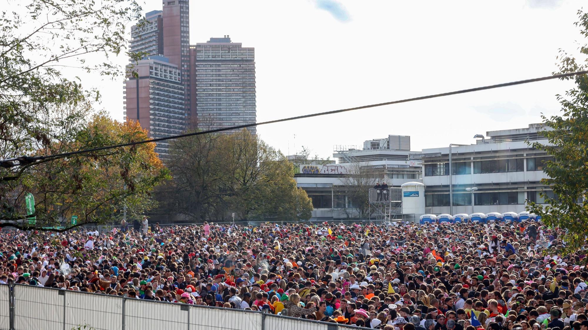 Der Sessionsauftakt am 11.11. auf der Uni-Wiese