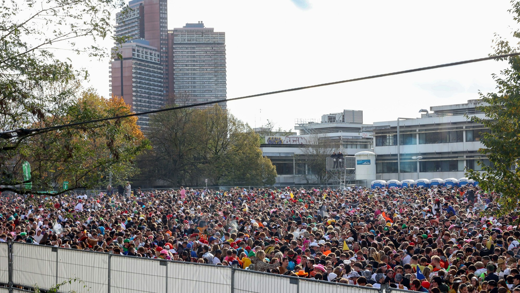 Der Sessionsauftakt auf der Uniwiese am 11.11.2023