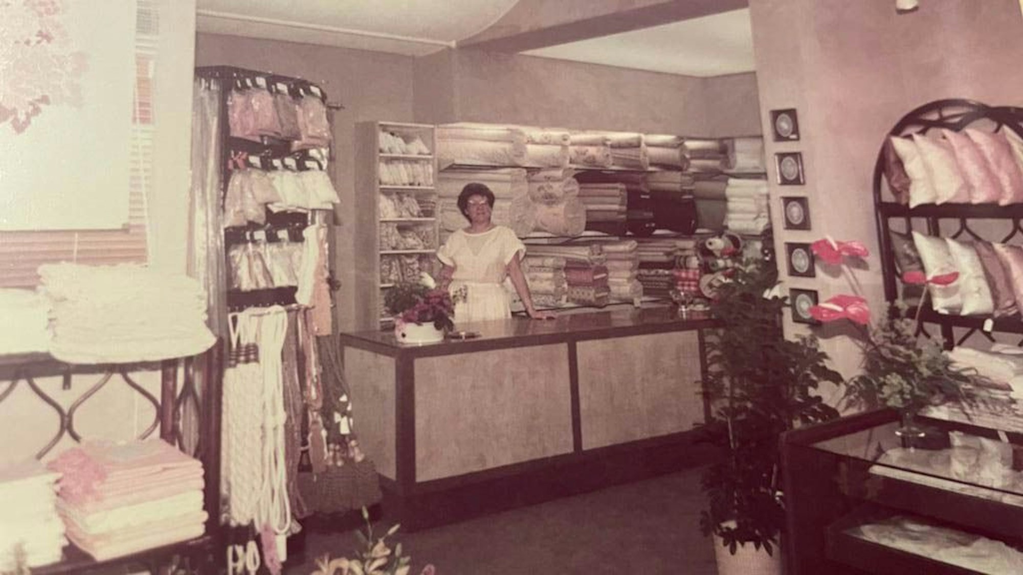 Der Gardinenladen in Wesseling in den 70er-Jahren.