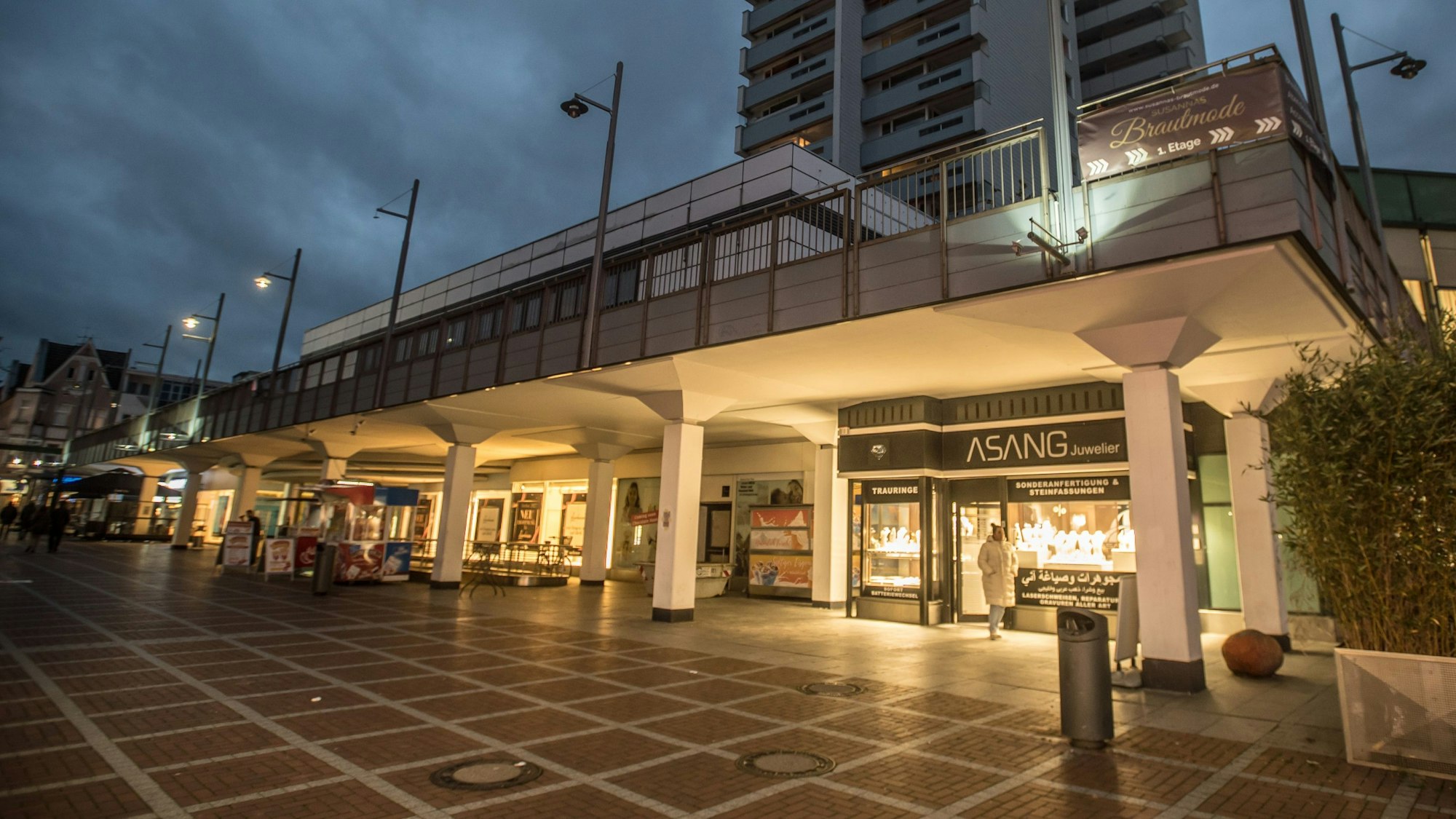 Kaufhof, City A, Wiesdorf, Fußgängerzone