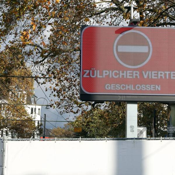 Das Zülpicher Viertel war am 11.11 schon früh morgens gesperrt – die Feiernden zogen Richtung Uniwiesen und Grüngürtel weiter.