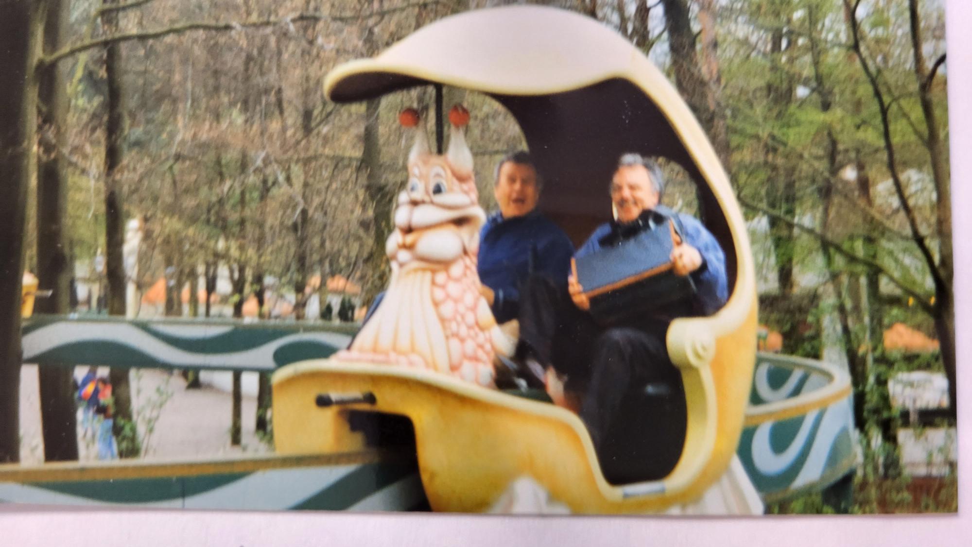 Knut Nobiling (rechts) mit Phantasialand-Gründer Richard Schmidt im April 1993 im Freizeitpark Efteling.