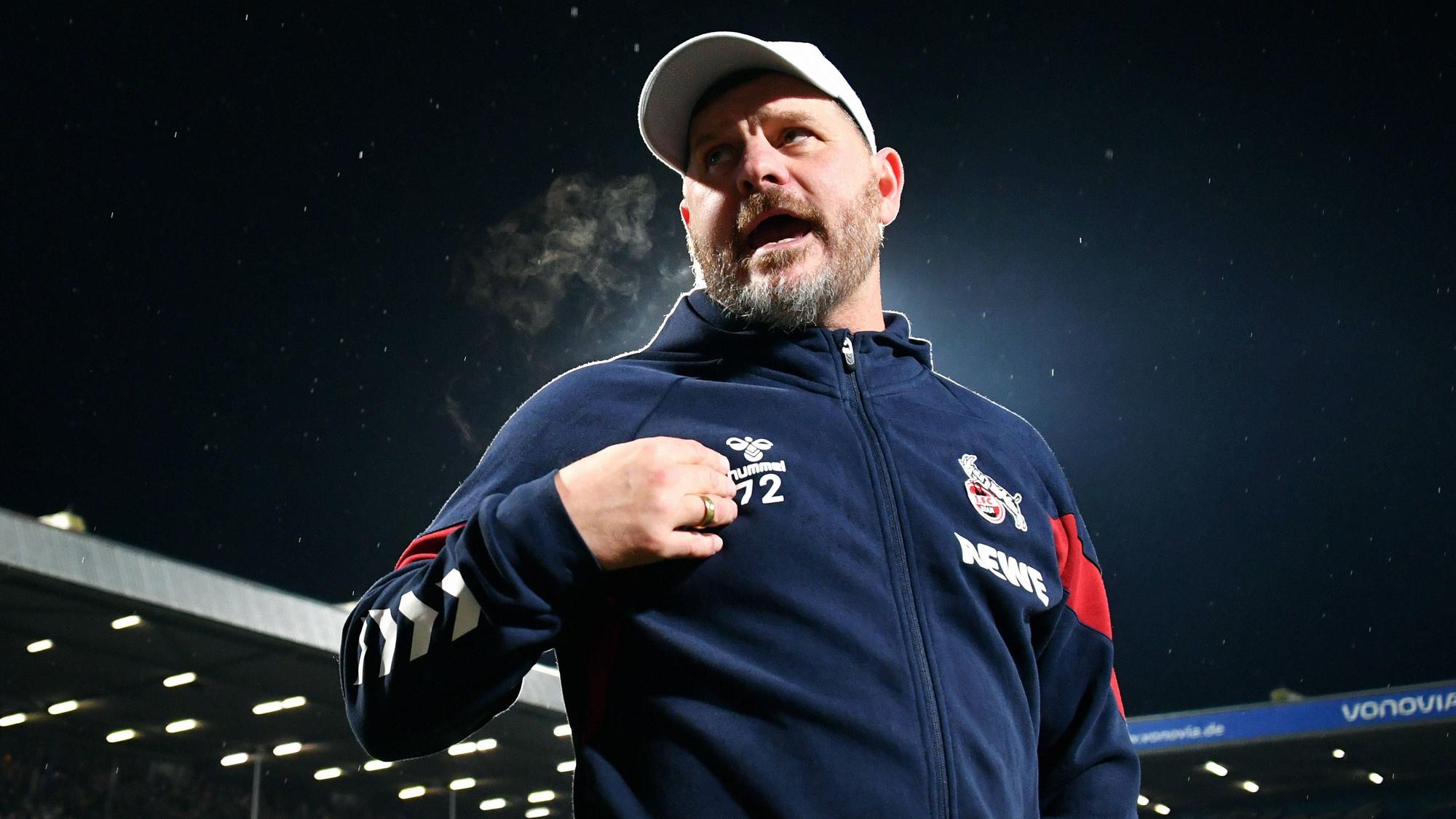 Steffen Baumgart rechnet nicht damit, einen Abstieg als FC-Trainer zu „überleben“; der Vertrag des Trainers ist nur für die Erste Liga geschlossen.