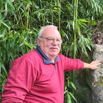 Knut Nobiling hat im Phantasialand viele Jahre als Bühnenbildner, Theaterplastiker und Theatermaler gearbeitet.