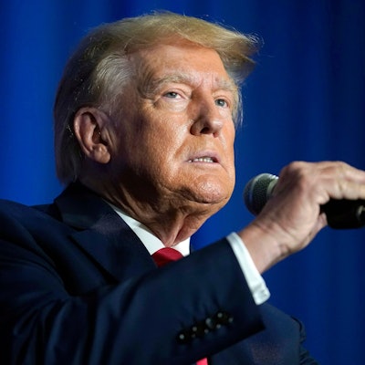 Donald Trump hat mit seiner Wortwahl bei einer Wahlkampfrede für Empörung in den USA und erneute Vergleiche mit Adolf Hitler gesorgt. (Archivbild)