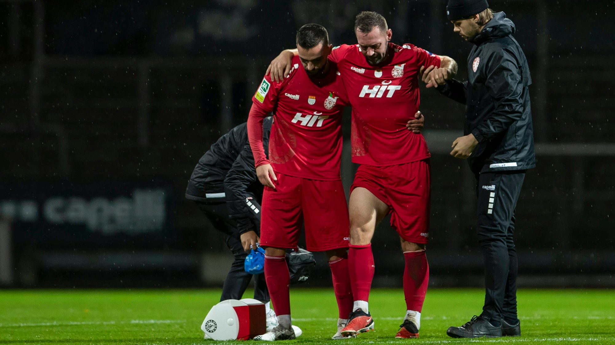 Regionalliga West, Fortuna Koeln - Borussia Moenchengladbach U23, 10.11.2023 Maik Kegel Fortuna Koeln, 10 muss verletzt ausgewechselt werden. Regionalliga West, Fortuna Koeln - Borussia Moenchengladbach U23, 15. Spieltag, am 10.11.2023, Suedstadion, Koeln DFL regulations prohibit any use of photographs as image sequences and/or quasi-video *** Regionalliga West, Fortuna Koeln Borussia Moenchengladbach U23, 10 11 2023 Maik Kegel Fortuna Koeln, 10 must be substituted due to injury Regionalliga West, Fortuna Koeln Borussia Moenchengladbach U23, 15 Matchday, on 10 11 2023, Suedstadion, Koeln DFL regulations prohibit any use of photographs as image sequences and or quasi video Copyright: xBEAUTIFULxSPORTS/Meuselx