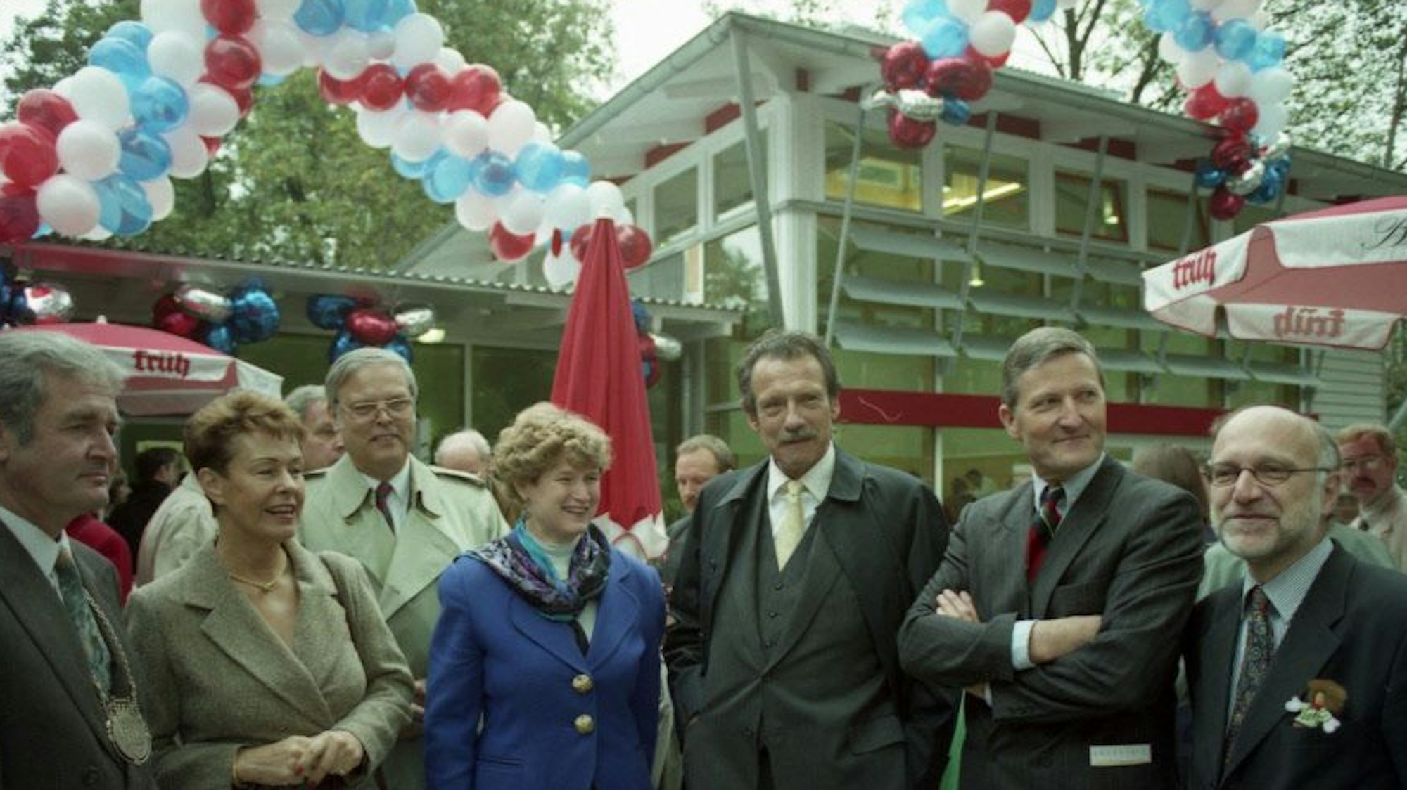 Alfred Neven DuMont bei der Eröffnung der Villa Kunterbunt im Jahr 1994