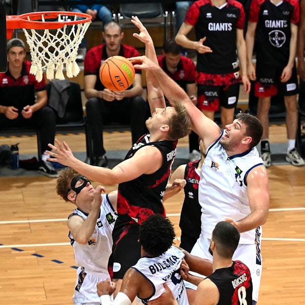 15.10.2023, Basketball-Bayer Giants Leverkusen-Rostock
mitte: Kevin Strangmeyer (Bayer)
Foto: Uli Herhaus